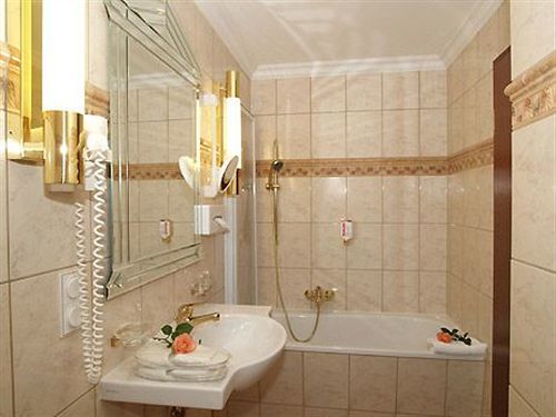 Hotel Kastell Ahlbeck  Экстерьер фото