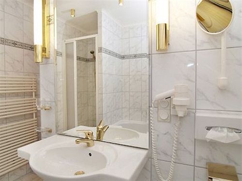 Hotel Kastell Ahlbeck  Экстерьер фото